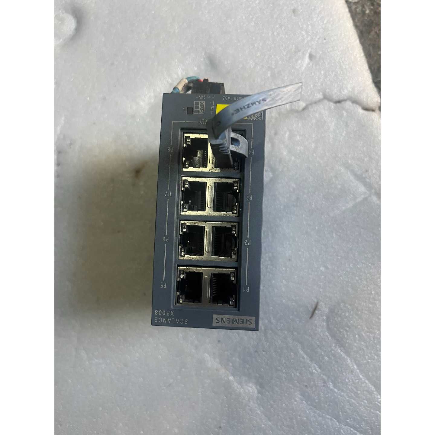 议价-交换机6GK5008-0BA10-1AB2,外壳破损,