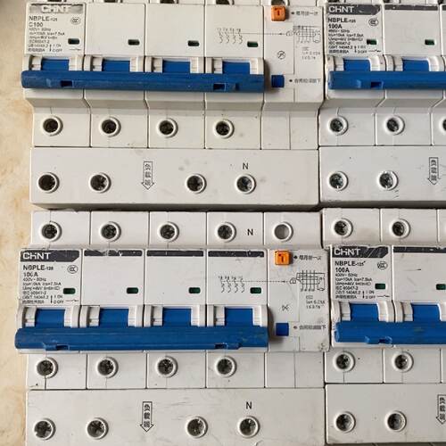 咨询后拍正泰4P100安漏电断路器 NBPLE-125 100A 二