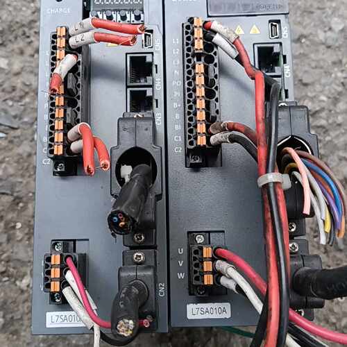 【询价】LS驱动器L7SA010A，，有一个少显示器盖子适用