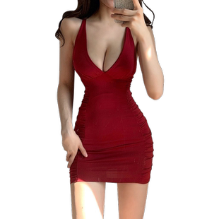 夜场裙子露胸纯欲V领红色修身包臀连衣裙低胸性感吊带背心裙女夏