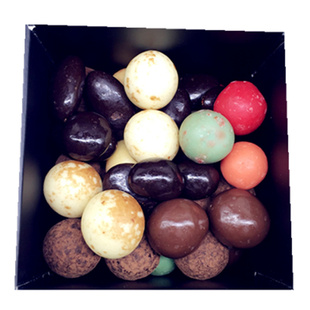 现货迪拜皇室patchi巧克力豆榛子杏仁坚果麦丽素等混合500g袋装