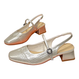 丹行道软皮方头粗跟包头凉鞋女2026新款一字带中跟玛丽珍后空单鞋