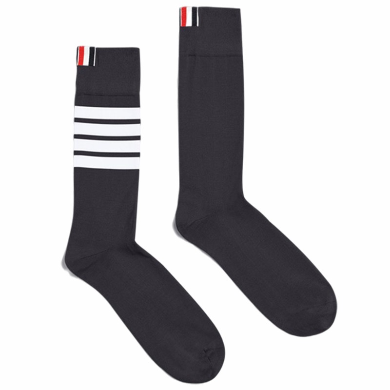 [3期免息][經(jīng)典款]THOM BROWNE 四條紋羅緞標飾印花中筒襪