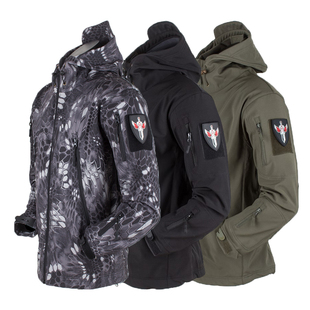 秋冬季户外鲨鱼皮软壳冲锋衣男女三合一战术防风外套防水加绒加厚