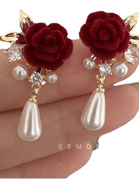gemdeck秋冬红色丝绒玫瑰耳环