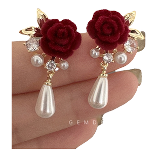 红色丝绒玫瑰花朵耳环银针复古珍珠耳饰气质新款植绒新娘礼服耳钉