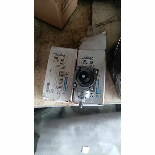 议价Telemecanique限位开关ZCKE05C原装维修