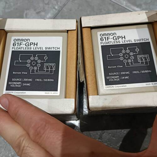 议价可维修水位继电器61FGPH200VAc有2只