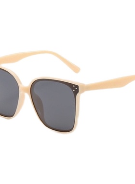 戚薇墨镜女ins大脸男情侣显瘦