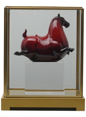 现代新中式红色马玻璃展示柜摆件