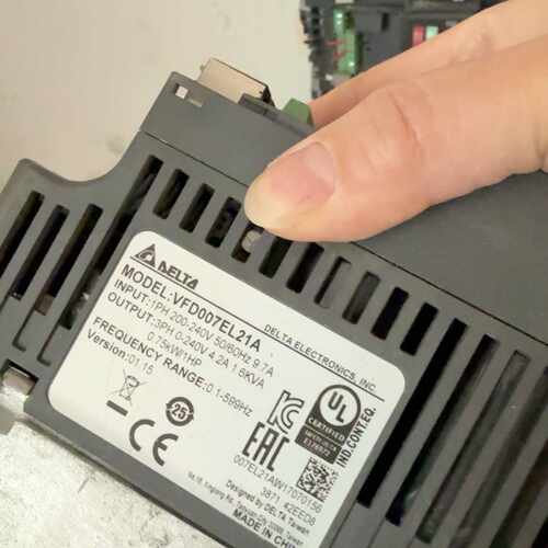 议价台达VFD007EL43A变频器，0.75KW有8台，2.2
