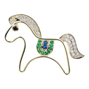 精致镂空小马胸针男女可爱个性小众别针夏季防走光扣气质胸花配饰