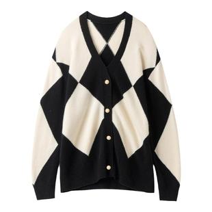 思诺芙德羊绒开衫女25秋冬新款V领黑白菱格厚款宽松毛衣针织外套