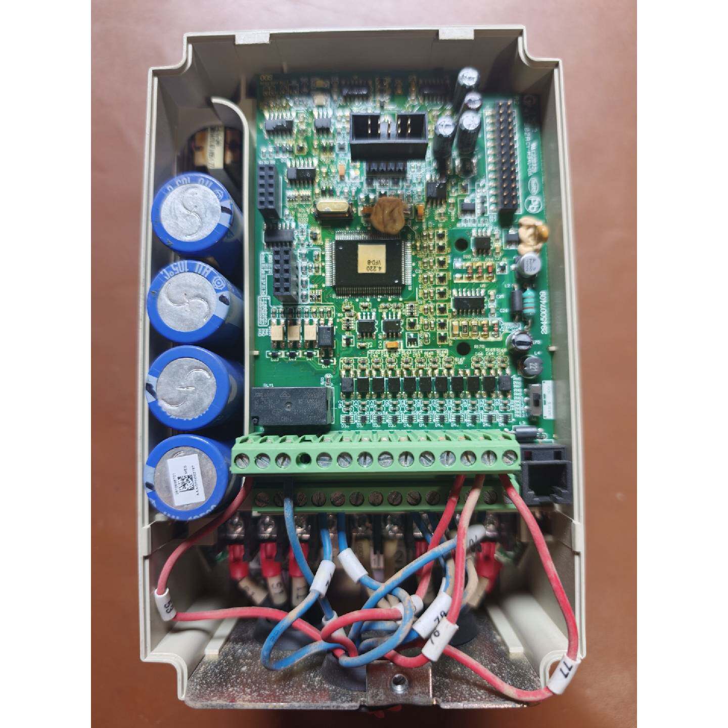 议价台达变频器VFD022B43B