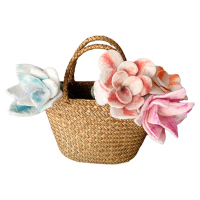 单只花藤桌面吊篮羊毛毡摆放