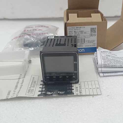 NEW IN BOX OMRON E5CC-RWOAUM-370 DIGITAL TEMPERATURE  CONTRO