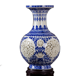 景德镇陶瓷花瓶青花镂空酒柜客厅家居装饰品古典工艺品插花小摆件