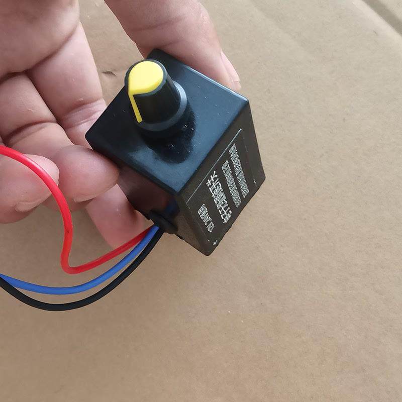 12v24v风扇调速器电子开关汽车货车空调暖风机大功率直流变速开关