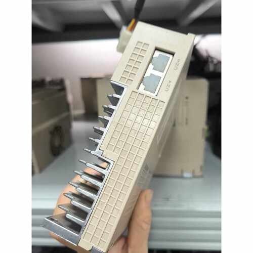 议价伺服驱动器SV-X2EA040A-A，400W功率，适用