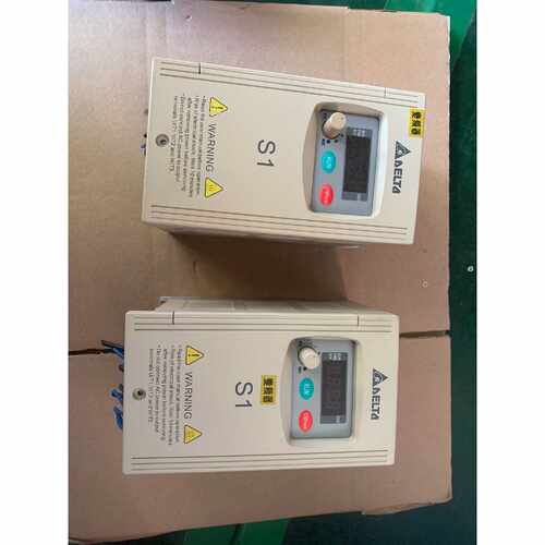 议价台达变频器、VFD004S21A、二台有一台边上破损看仔细功