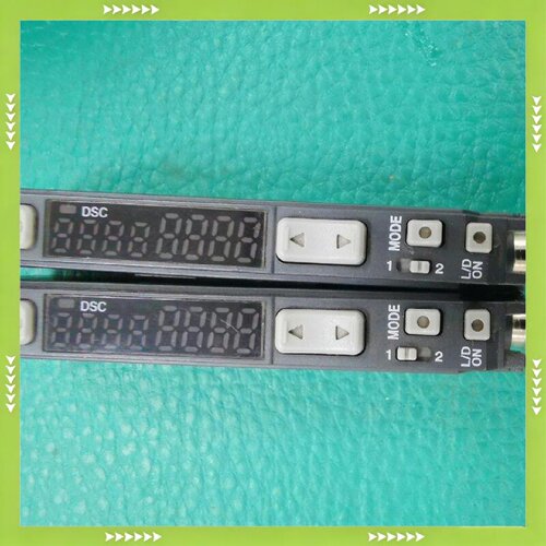 【问价】KEYENCE/基恩士 FS-V33CP光纤放大器两个，外观适用