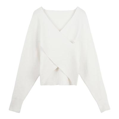 白色慵懒风V领毛衣女秋冬