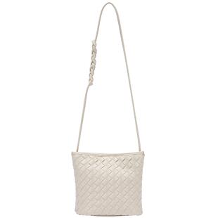 热风女士包包2025年秋季新款编织桶包斜挎包白色水桶大容量斜挎包