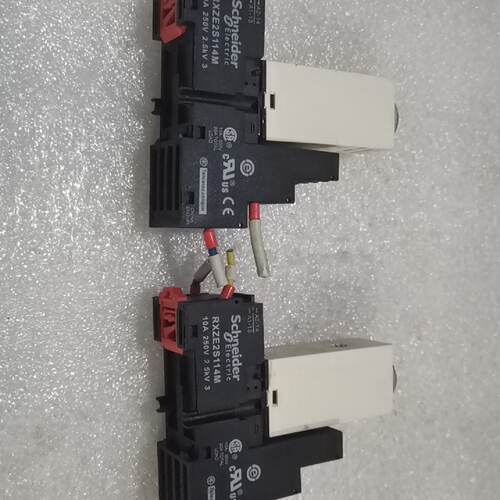 14空继电器带底座RXZE2S114M，成色新拍前询价下单