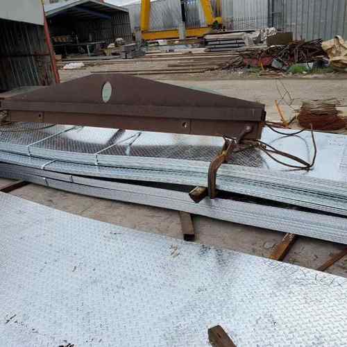 山东 青岛 镀锌花纹板 扁豆花纹板 4*1500 建筑工程用 防滑钢板