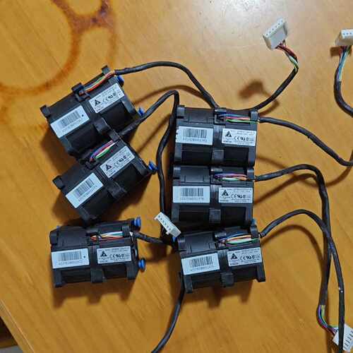 议价服务器暴力风扇型号：GFB0412EHS维修