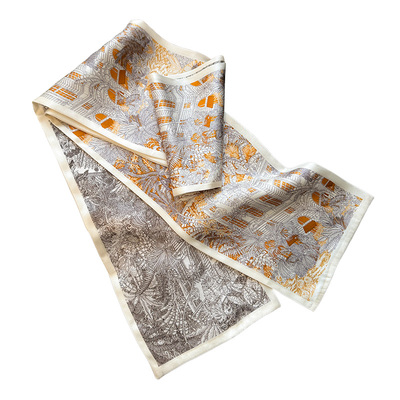 米黄色真丝长条丝巾搭西装窄围巾