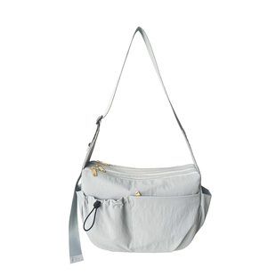 新款多口袋斜挎包女大容量2025旅行运动超轻便休闲通勤单肩饺子包