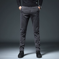 Темно -серой