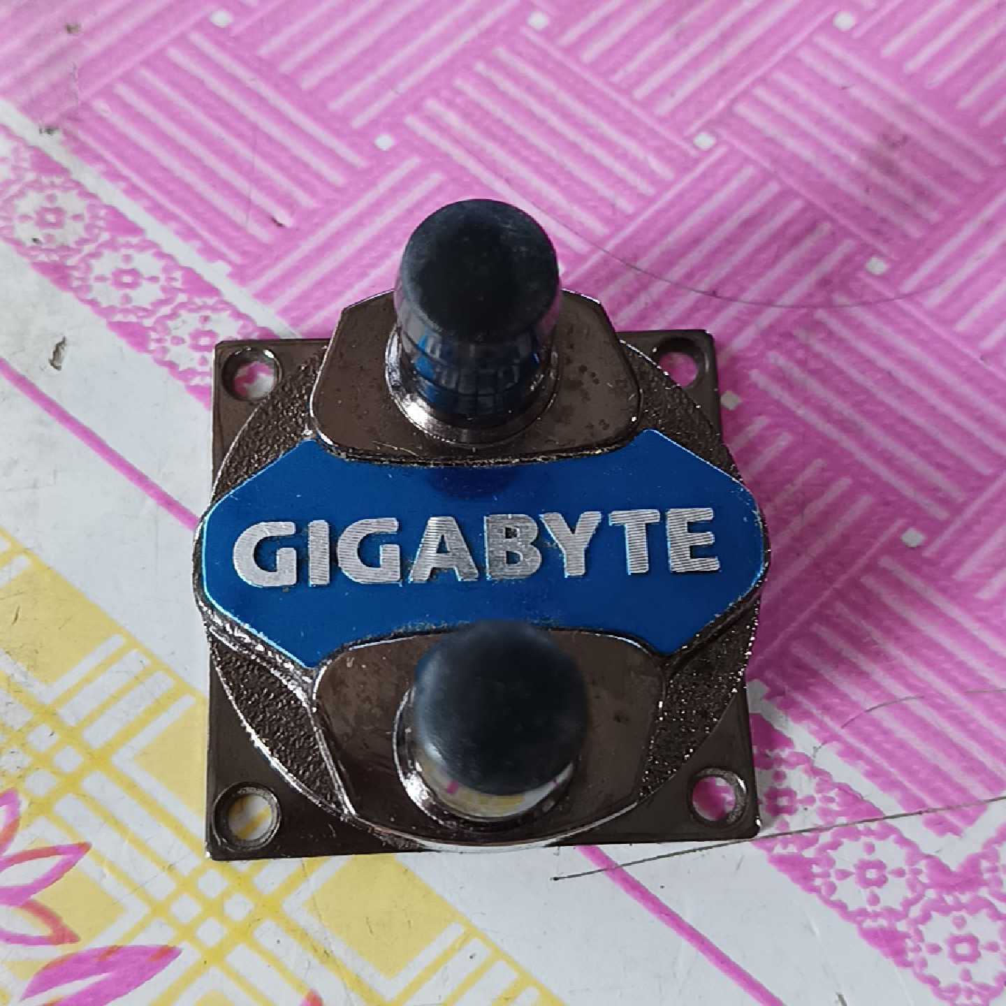 议价技嘉主板上的北桥水冷头可维修