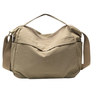 日系休闲大容量斜挎包2025新款通勤百搭多兜轻便尼龙布单肩托特包