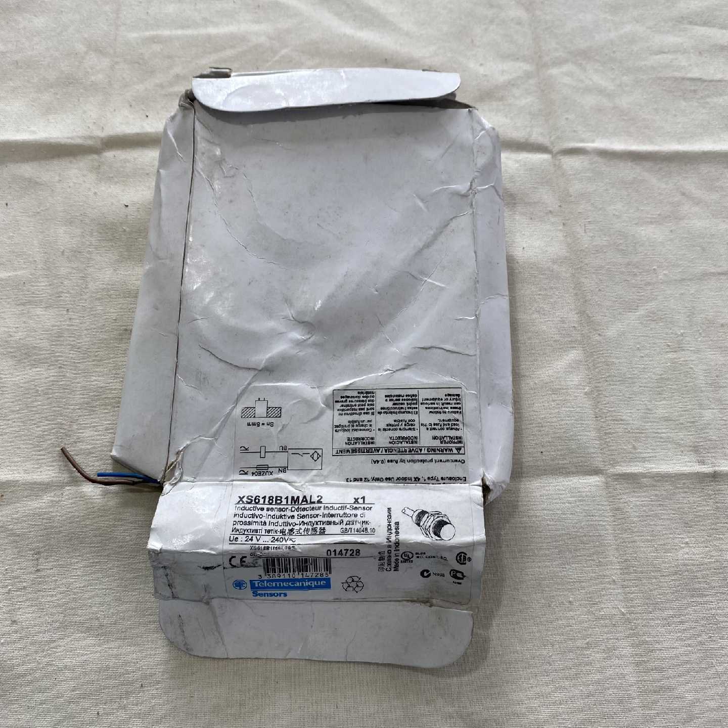 议价施耐德电感式传感器XS618B1MAL2电感式传感器接近开关