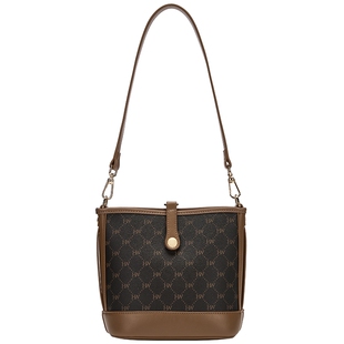 热风女士包包2025年秋季新款桶形单肩斜挎包水桶大容量时尚腋下包