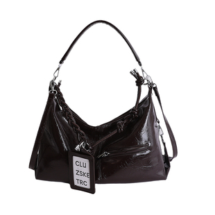 大容量包包女款2026新款红色单肩腋下包高级感轻奢小众银色斜挎包