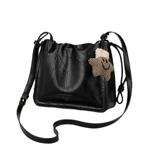 稻草人包包女2023新款秋冬百搭大容量手提包高级感小众通勤斜挎包