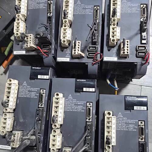 驱动器 电机MDS-D-SVJ3-20，功能包好， 成色