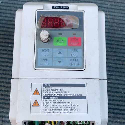 正弦变频器EM100-2R2G-3B