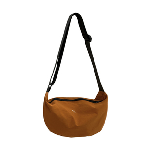 韩国ins风小众饺子包 简约休闲旅游轻便斜挎包包女运动单肩包男潮