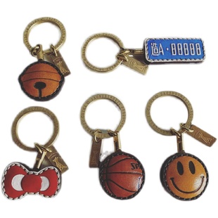 原创篮球足球网球笑脸铃铛车牌可爱钥匙扣配件男女挂饰生日礼物
