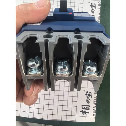议价施耐德EZD100E塑壳断路器3P100A二手拆机成维修