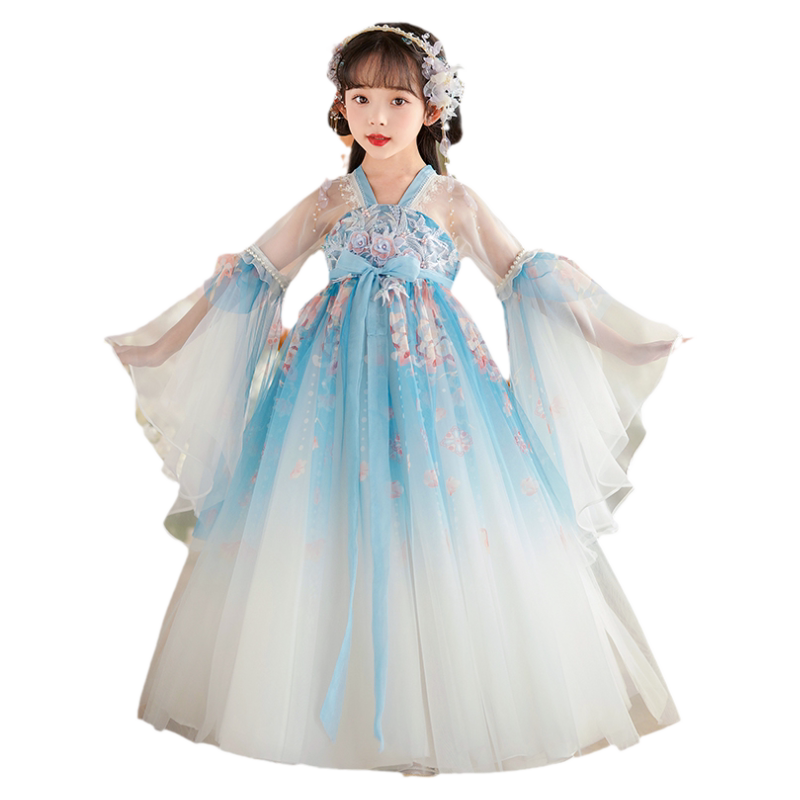 小女孩水仙花神汉服中国风