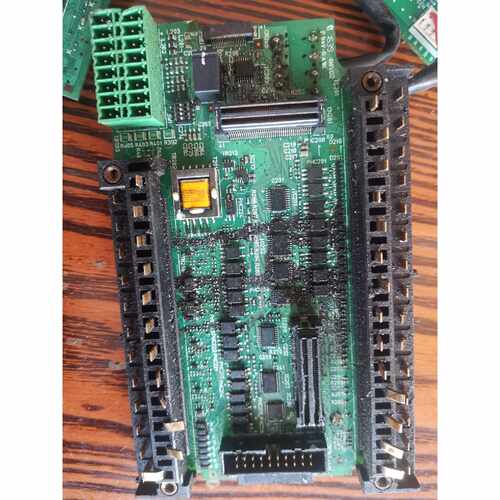 PLC CP1H-XA40DT-D一套板子成色如图便宜询价