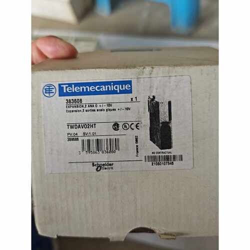 全新Telemecanique模块TWDAV02HT，带0