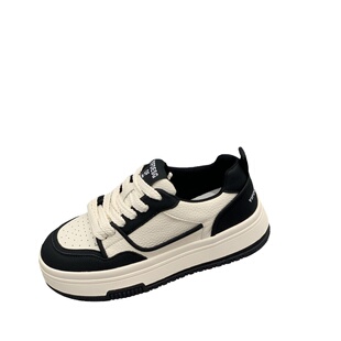 真皮板鞋女2025年秋冬显瘦厚底百搭小白鞋女加绒黑白熊猫款鞋子潮