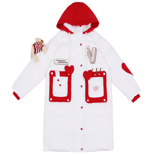 25冬装甜酷绣花小熊爱心帽绳中长款连帽红白撞色90白鸭绒羽绒服