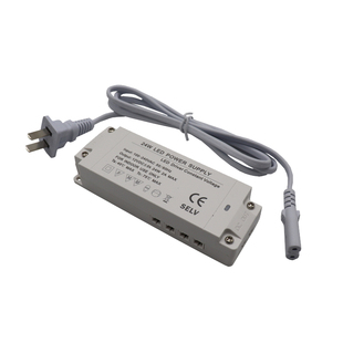 LED灯电源驱动器 24W恒压整流器12V直流LED driver镇流器一拖六